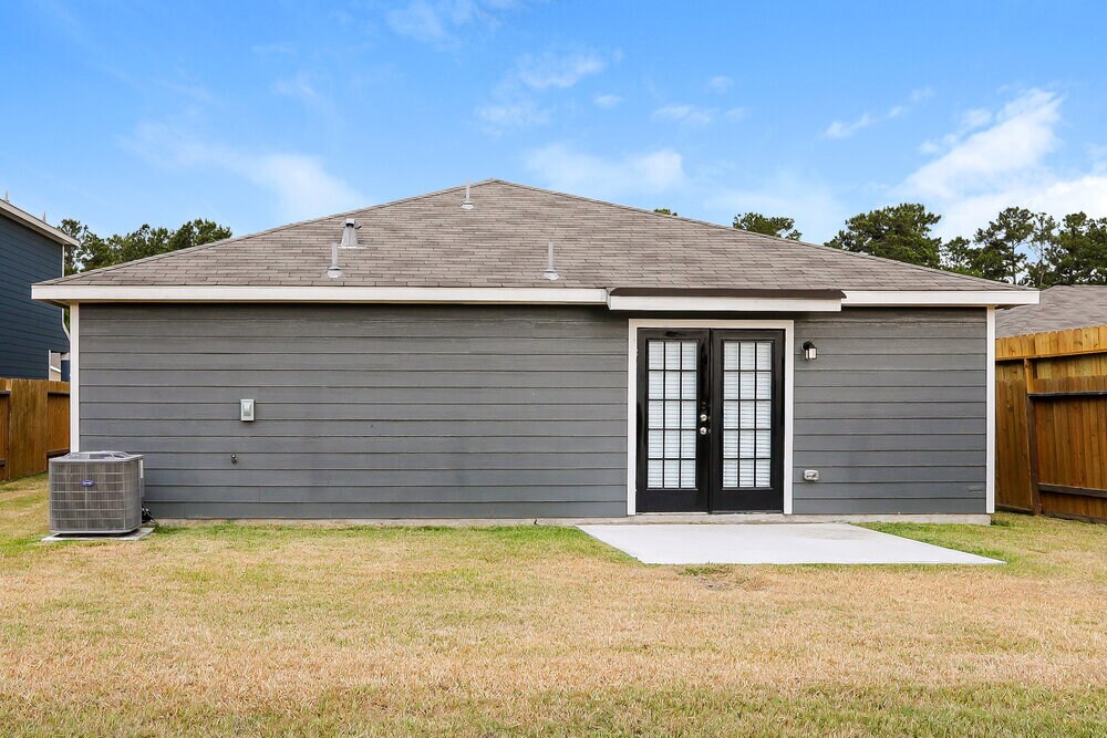 Building Photo - 27049 Leonardo Dr
