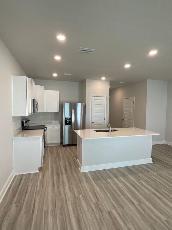 Building Photo - 5718 Stellarjay St