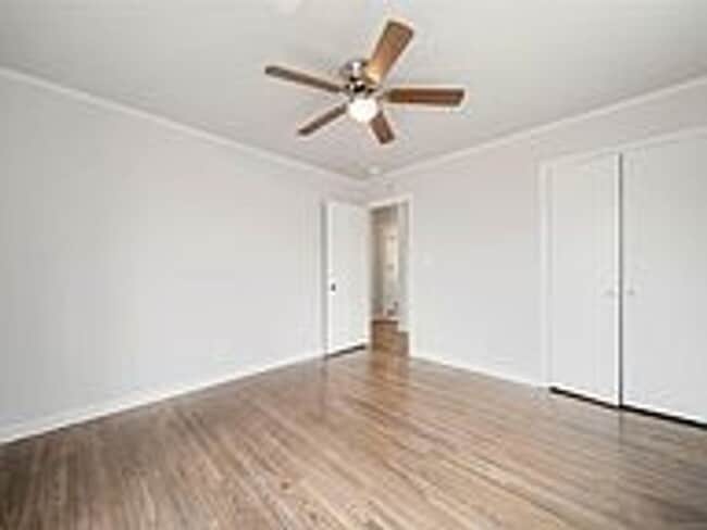 Building Photo - Updated 2 Bed 1 Bath Rental Home Tulsa