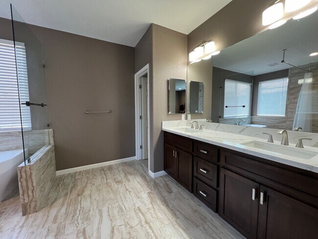 Building Photo - Completely Remodeled home in desirable Mou...