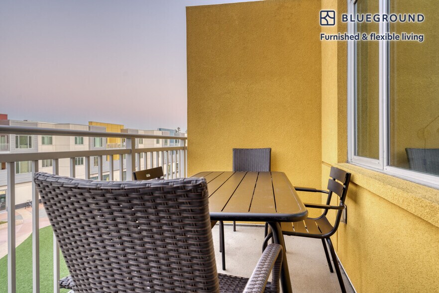 Building Photo - 2865 Park Blvd