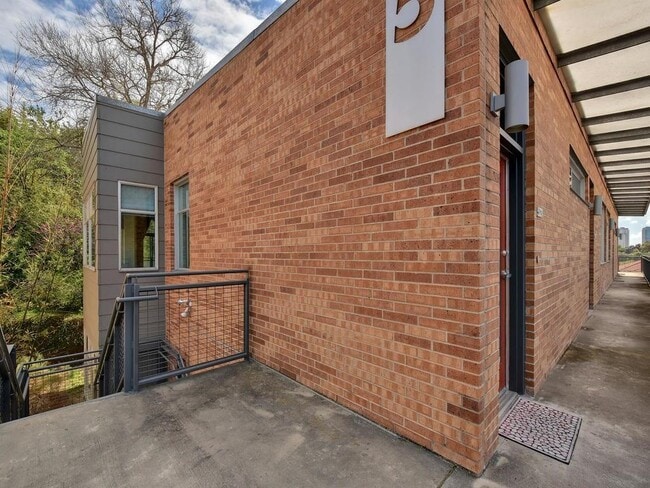 Building Photo - 2205 N Lamar Blvd