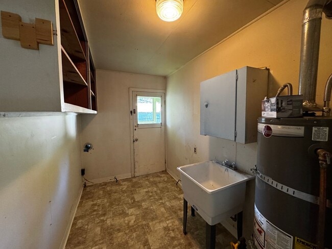 Building Photo - 3956 V St