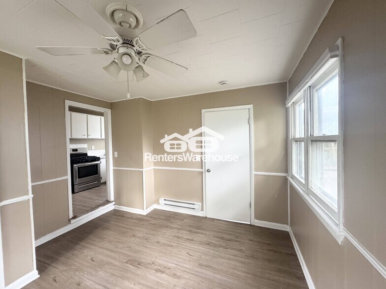 Building Photo - 1685 Northwest Dr