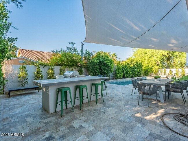 Building Photo - 4748 E Redfield Rd