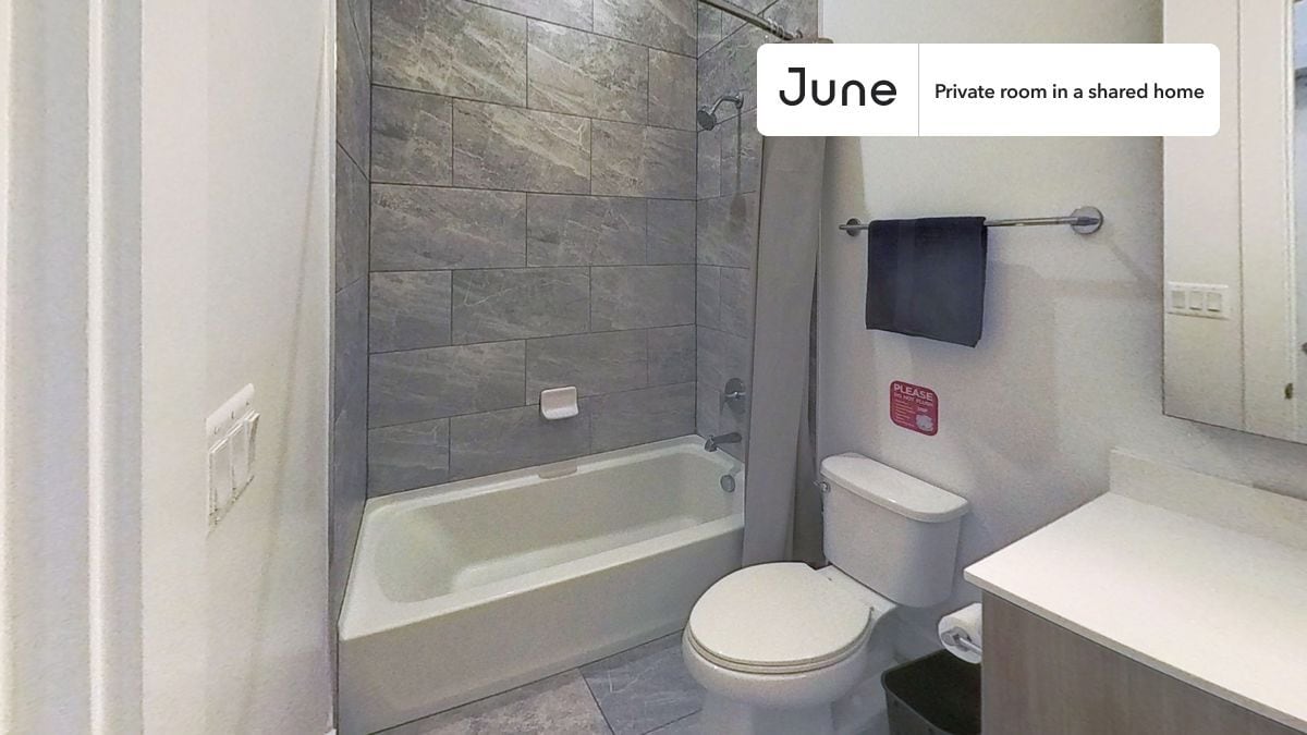 Building Photo - Room in Shared 4 bed/2 bath home