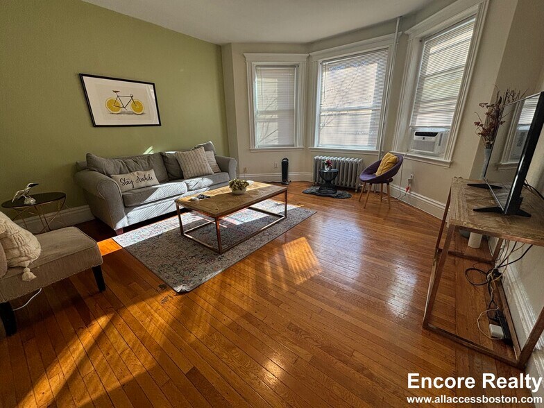 Building Photo - 22 Euston St