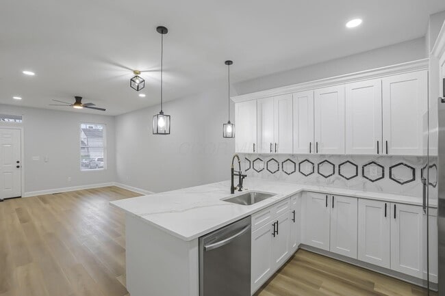 Building Photo - 961 Heyl Ave