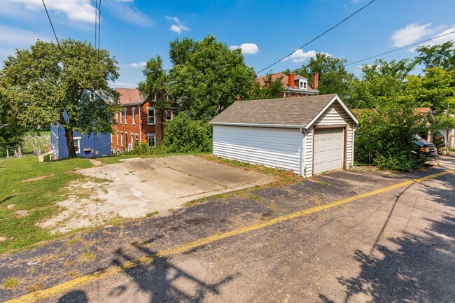 Building Photo - 4338 Vine St