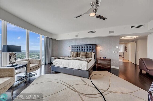 Building Photo - 333 Las Olas Way