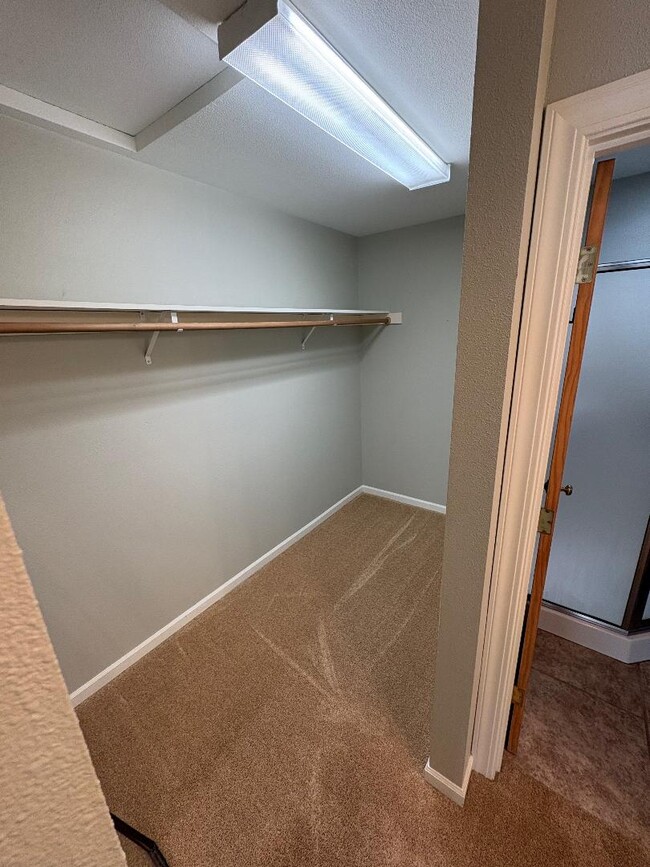 Building Photo - 31 Town Reservoir Rd