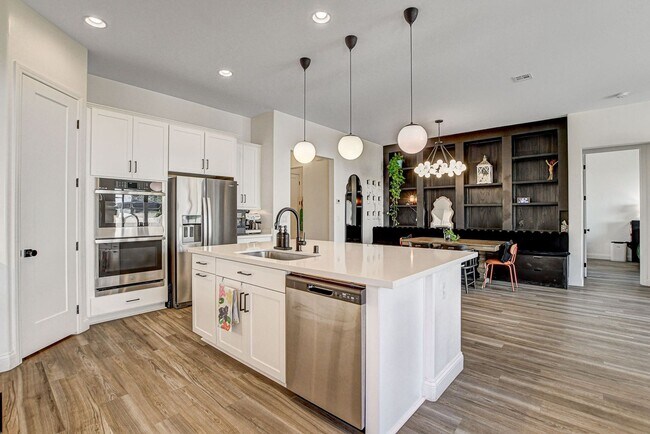 Building Photo - BEAUTIFUL 3 BED 2 BATH IN GATED MOUNTAINS ...