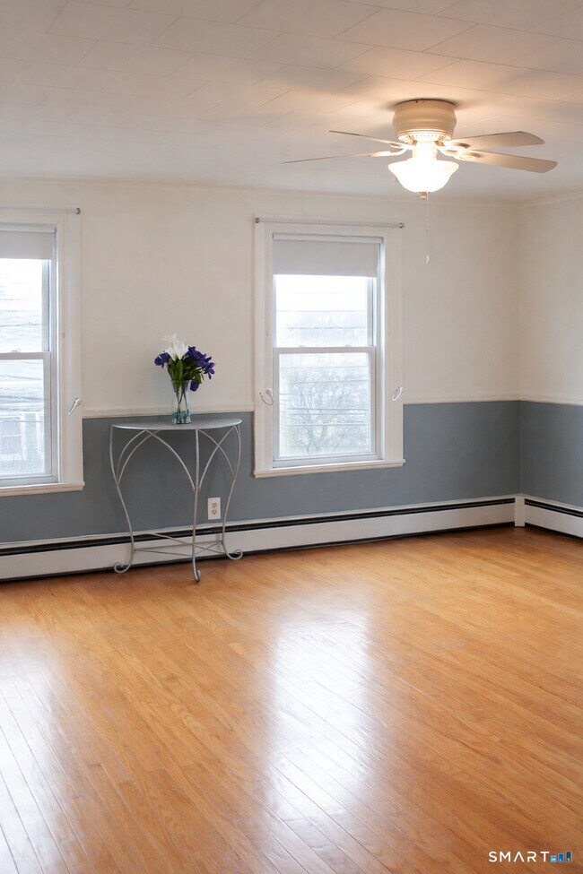 Building Photo - 651 Quinnipiac Ave