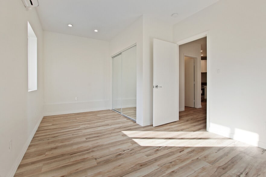 Building Photo - 8345 Westlawn Ave