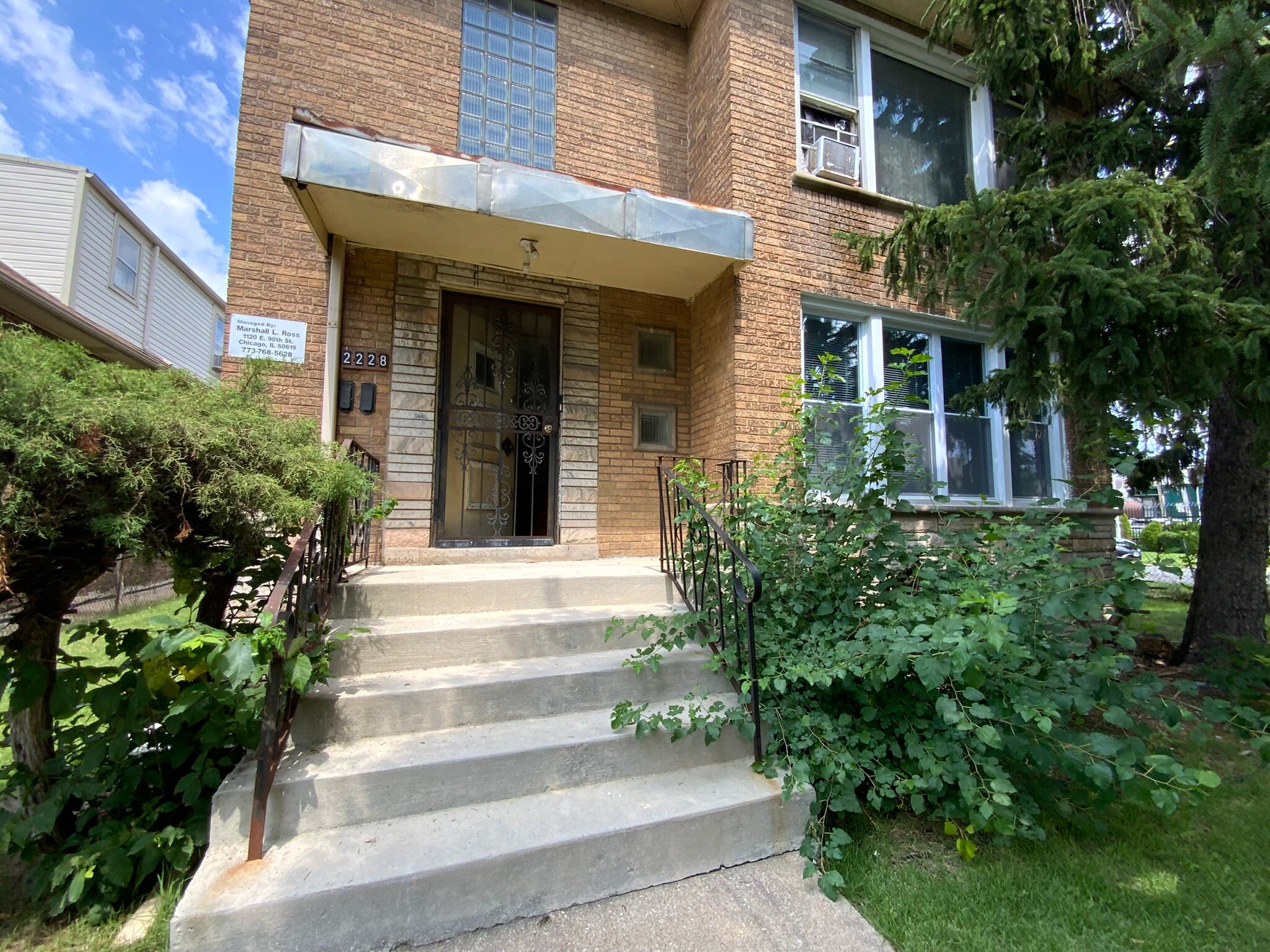 MAIN BUILDING ENTRANCE - 2228 W 71st St