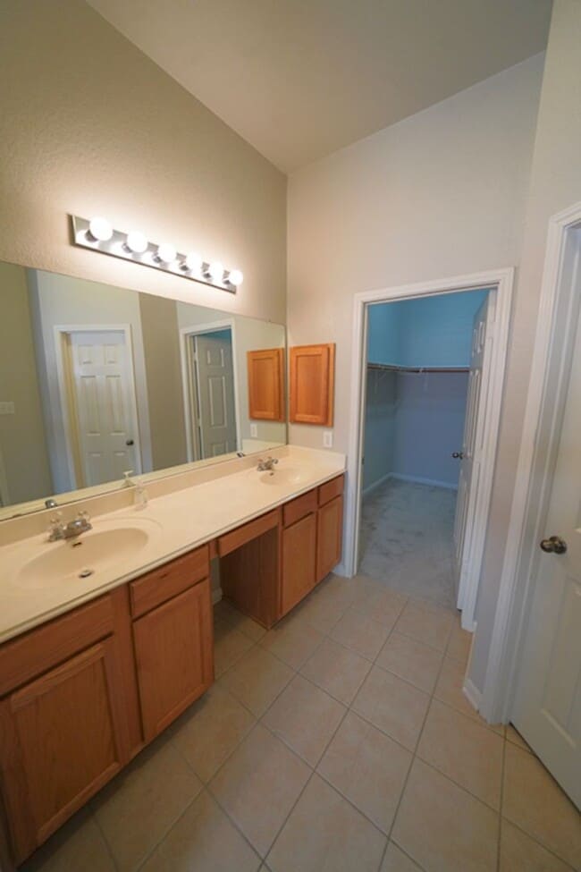 Building Photo - Gorgeous Single Story Home in Cibolo! Real...