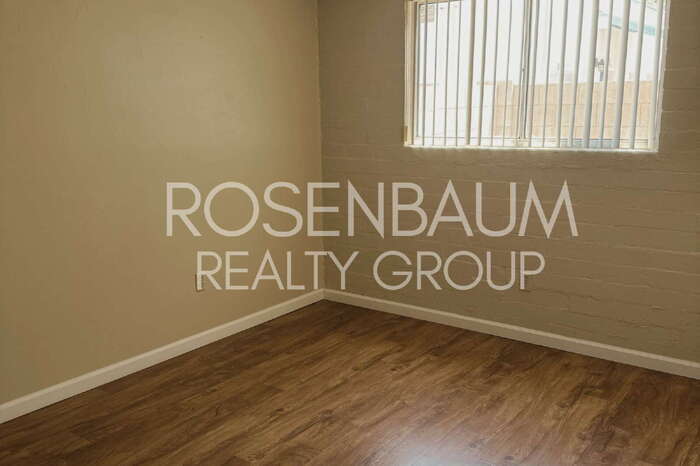 Building Photo - 1518 E Hedrick Dr