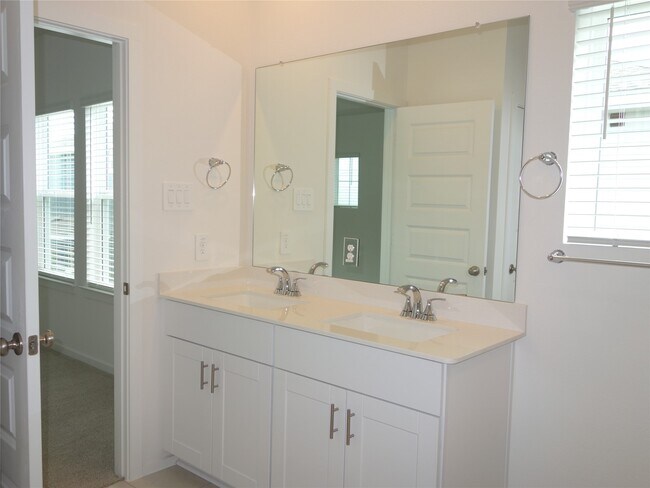 Building Photo - 620 Sand Dollar Dr