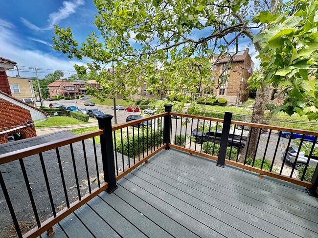 Building Photo - 5616 Phillips Ave