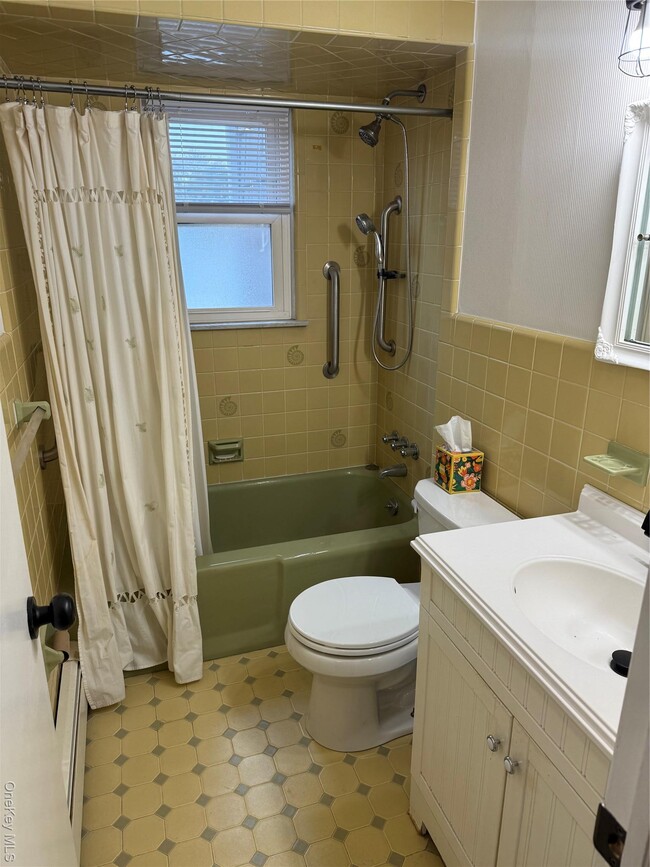 Building Photo - 273 Mott Ave