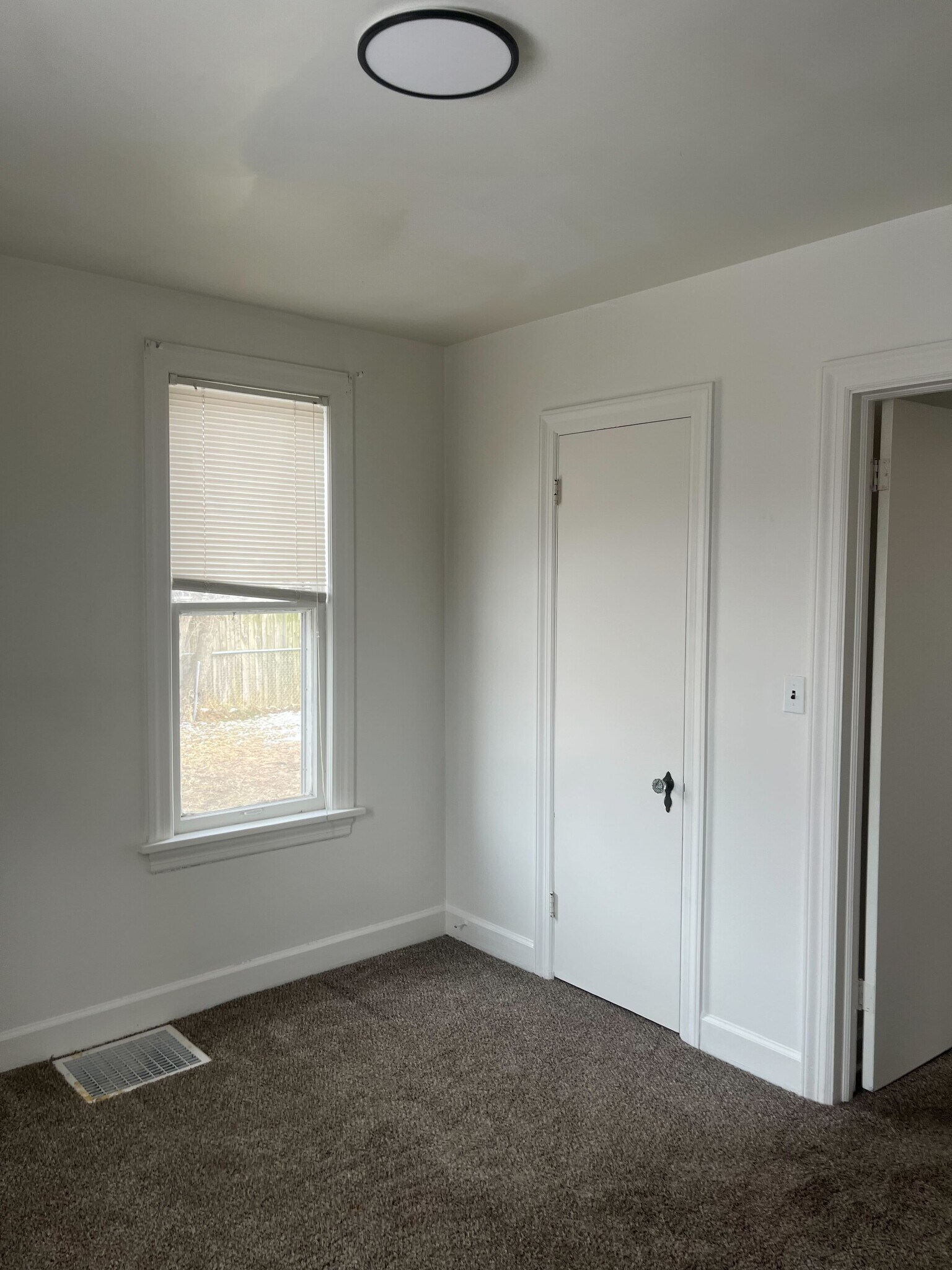 Building Photo - 488 W Muskegon Ave