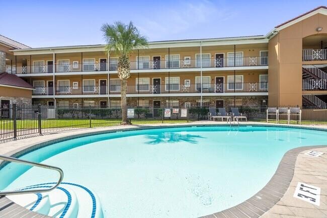 Building Photo - 6259 Westheimer Rd