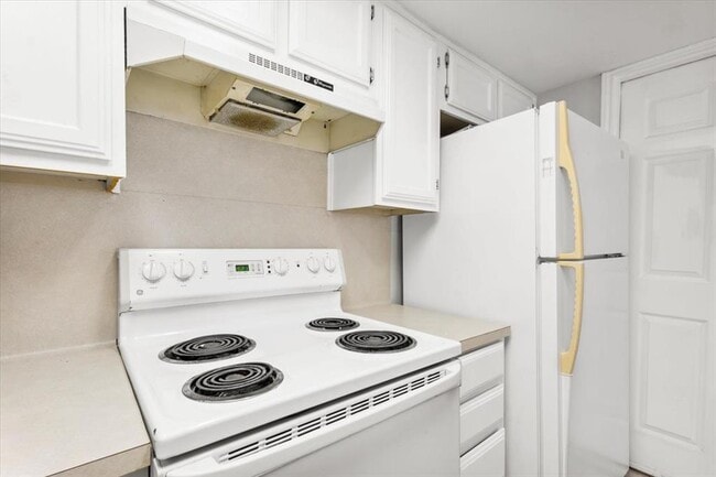 Building Photo - 114 N Kanaio Dr