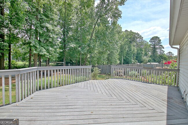 Building Photo - 303 Calgary Dr