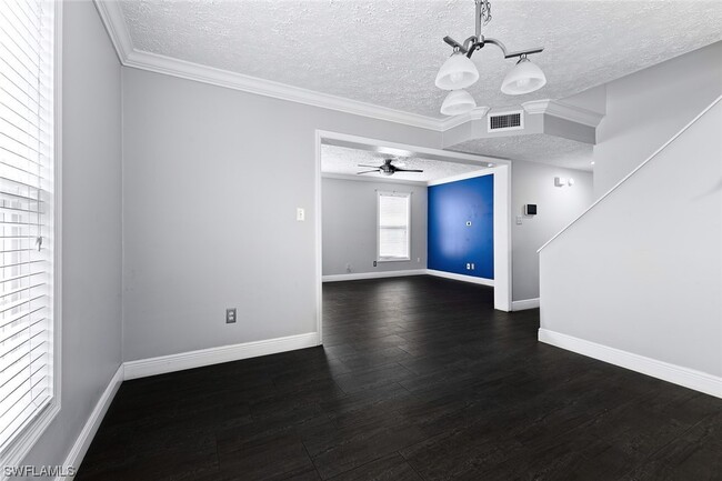 Building Photo - 406 Leawood Cir