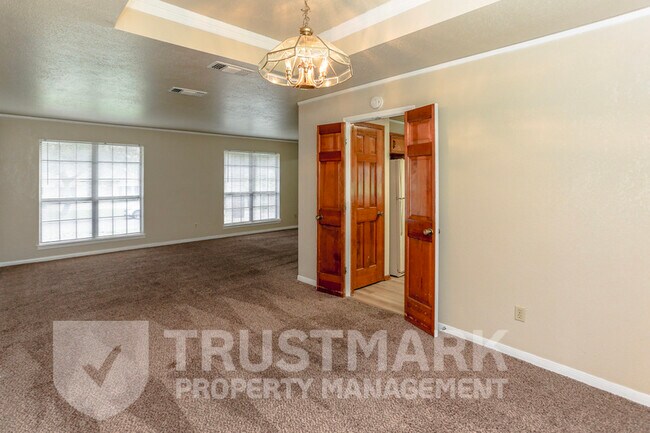 Building Photo - 1905 Elk Trail