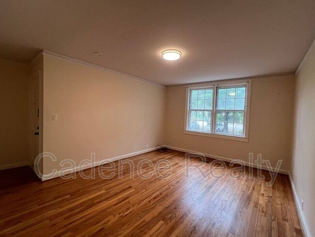 Building Photo - 2940 Oleander Dr