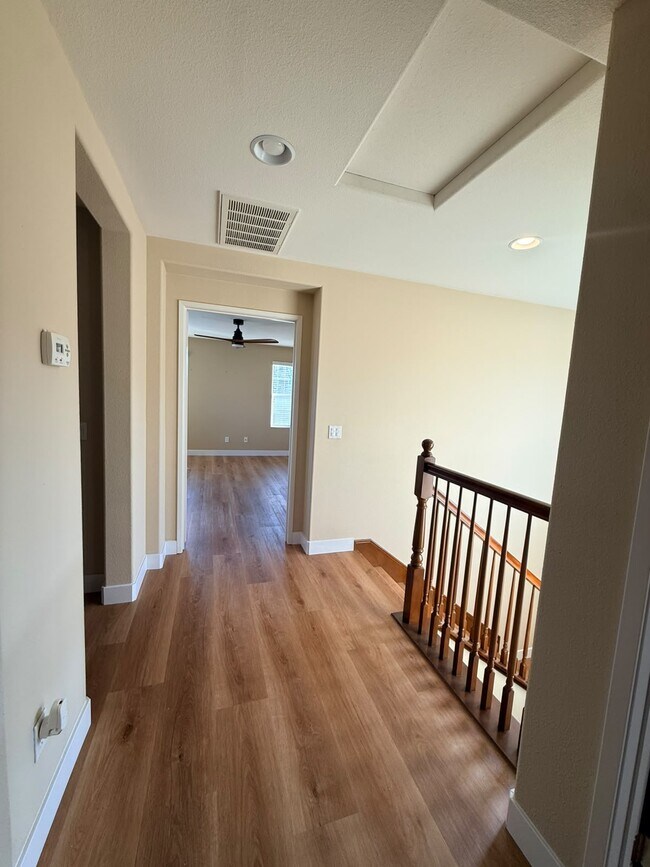 Building Photo - 1824 Wolf Canyon Loop