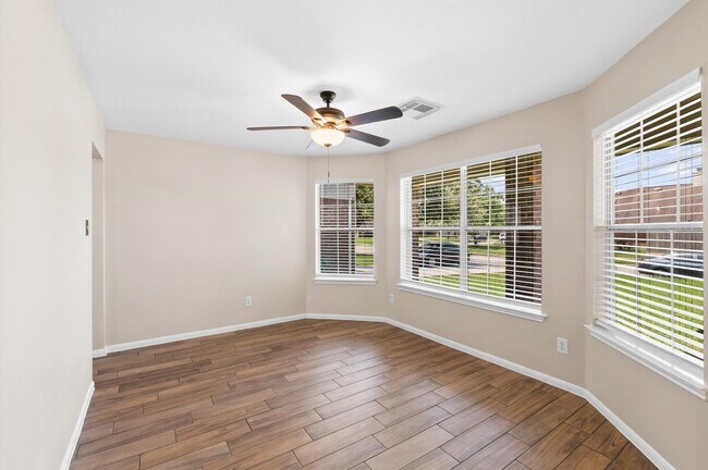 Building Photo - 227 Mammoth Springs Ln