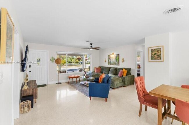 Building Photo - 1116 SE 13th Ct