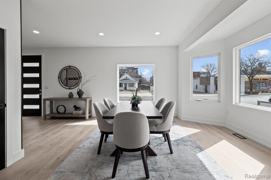 Building Photo - 125 N Washington Ave