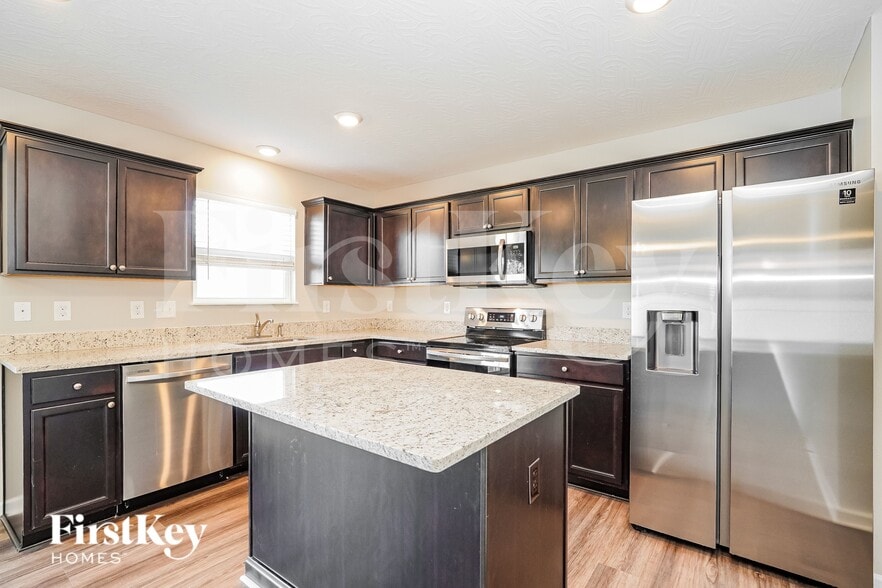 Building Photo - 5416 Branchville Dr