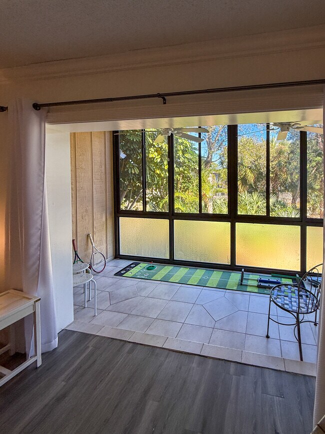 Building Photo - 800 NW Fork Rd