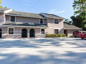 Building Photo - 13785 Bottlebrush Ct