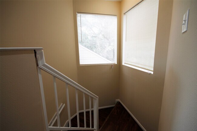 Building Photo - 11615 Glenwolde Dr