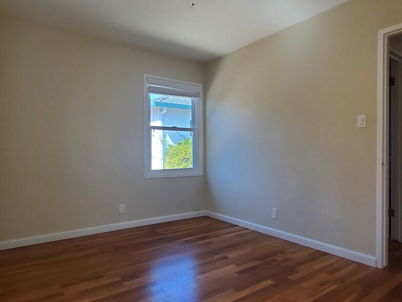 Building Photo - 335 Stowell Ave