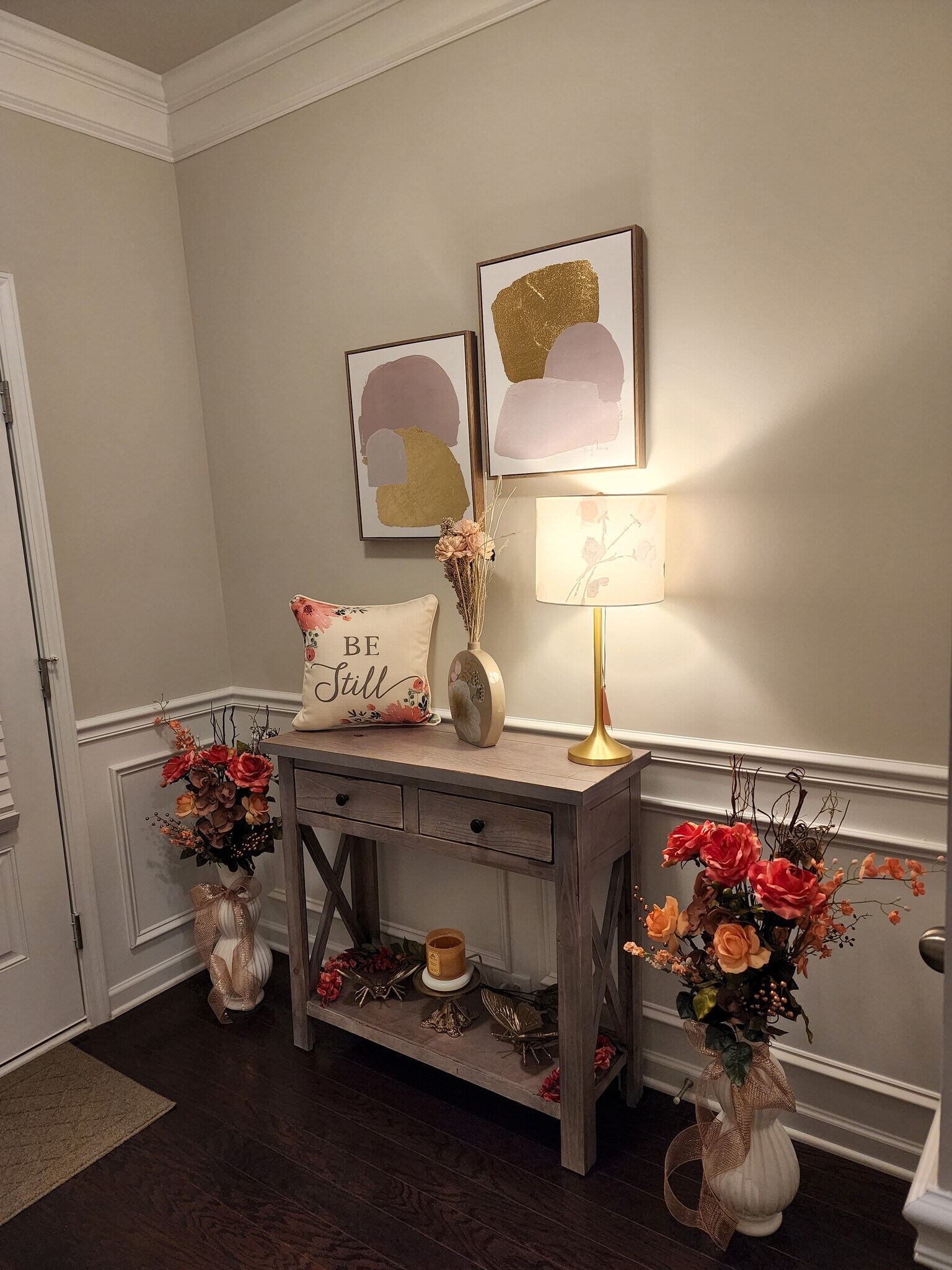 Front Foyer w/ Shadow Boxes - 5176 Grace Ct
