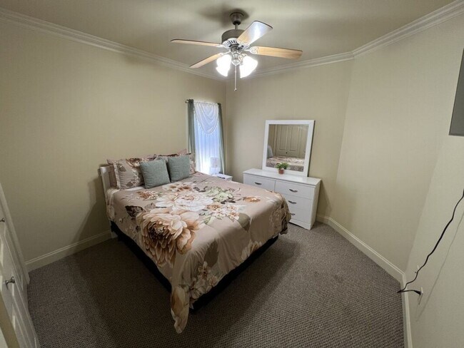 Building Photo - Beautifully Furnished 4-Bedroom Home in Zachary's Audubon Lakes!