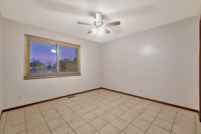 Building Photo - 4 bedroom, 2 bath home - Available August