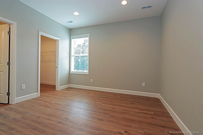 Building Photo - 1735 Dunklin St