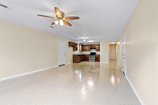 Building Photo - 1406 Hooks Dr