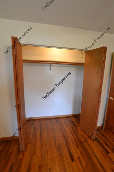 Building Photo - 821 Penfield Ave