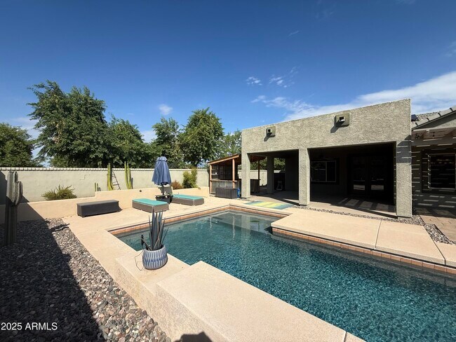 Building Photo - 3123 W Melody Dr