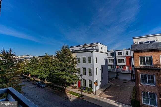 Building Photo - 815 N Patrick St