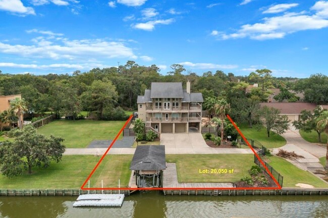 Building Photo - 4525 Beacon Hill Dr