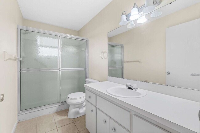 Building Photo - Charming 2-Bedroom Villa in On Top of the World
